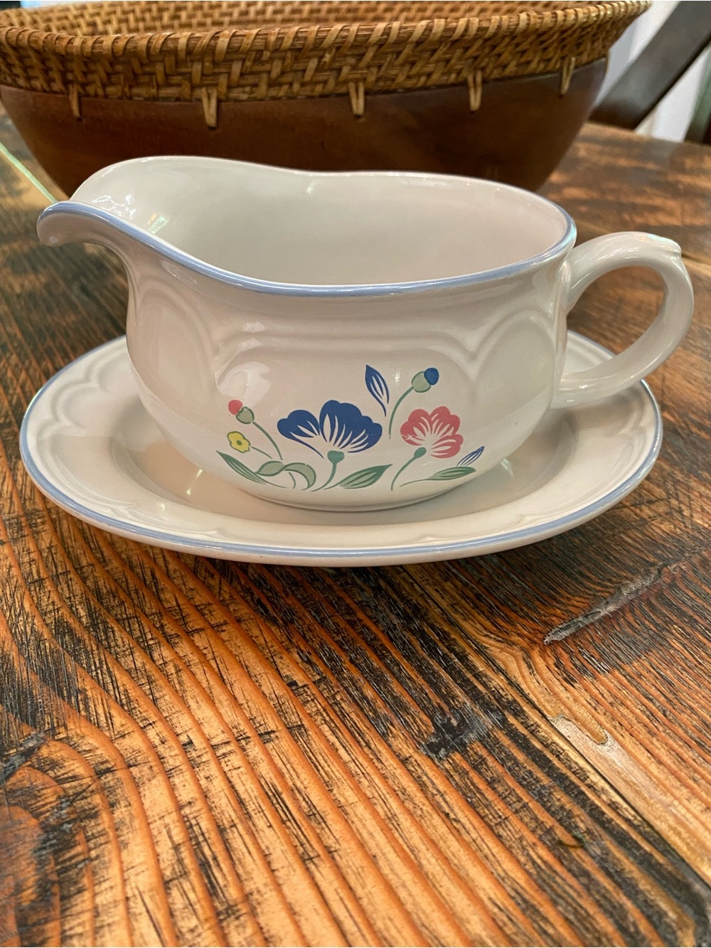 Hearthside Gravy Boat w/ Underplate from Floral Expressions from Japan
